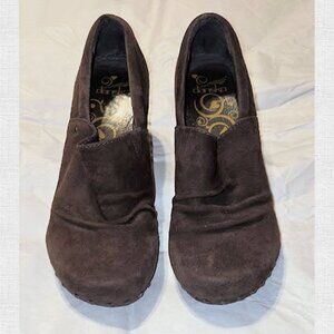 Dansko Nori Brown Suede Studded Heeled Clogs Shoes Sz EU 37 (6.5-7 US)